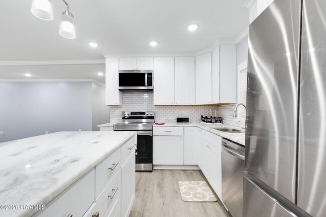 Building Photo - 4444 Main Hwy