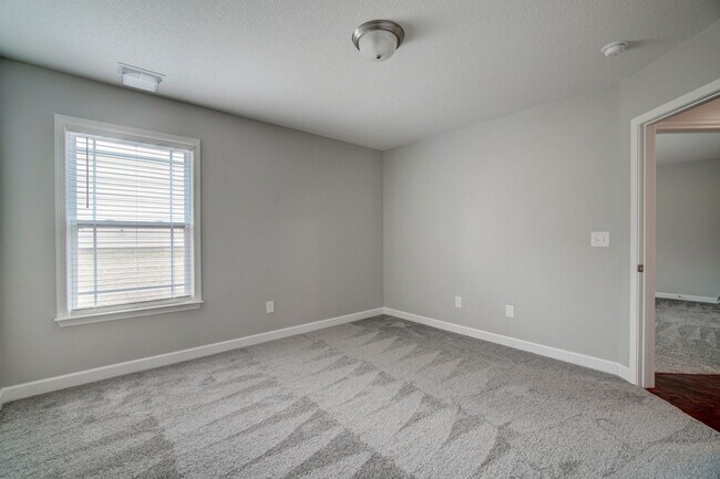 Building Photo - Wonderful Home On Large Lot, District 5 Schools