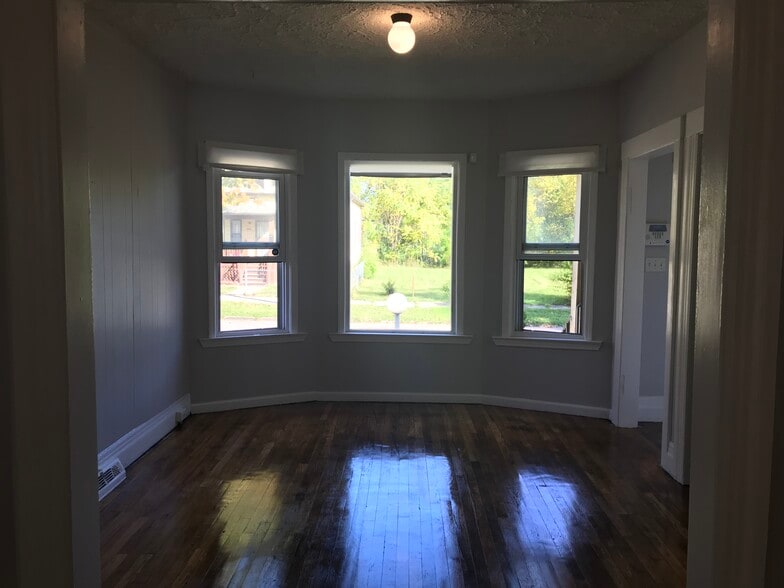 Building Photo - 5055 Fischer St