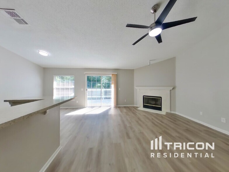 Building Photo - 1020 Woodbridge Hollow N