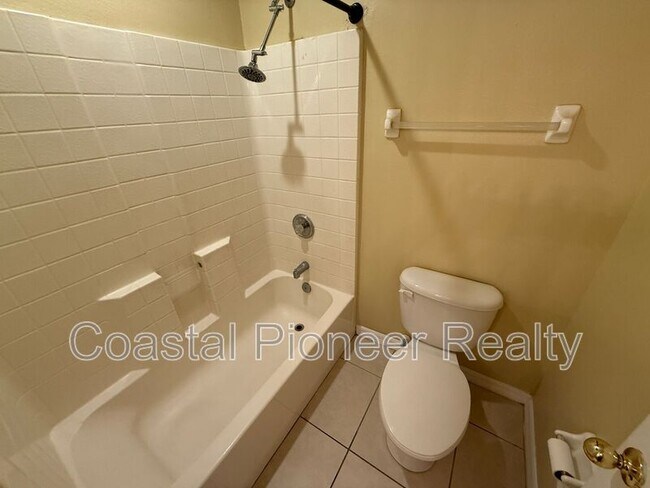 Building Photo - 5320 Lorilawn Dr