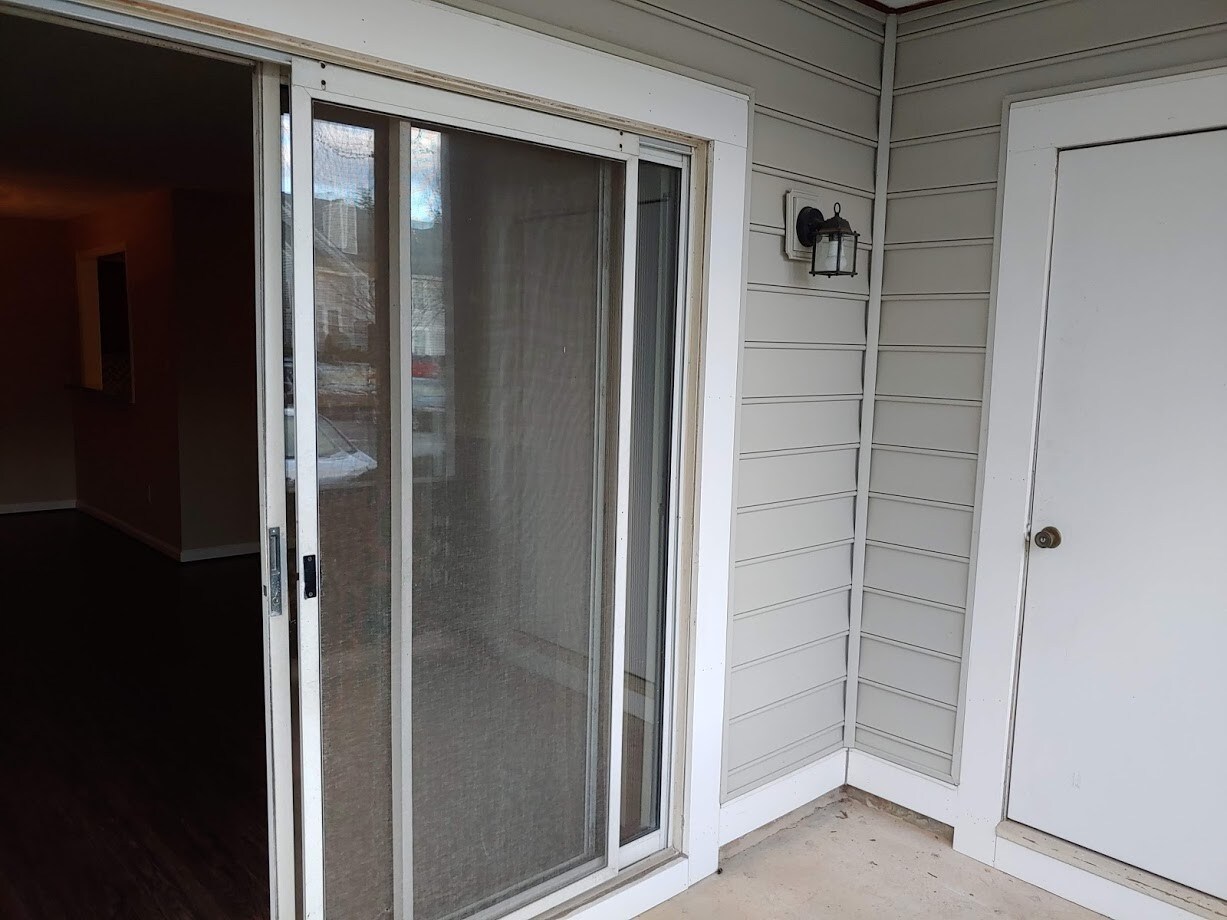 Building Photo - 10129 Oakton Terrace Rd