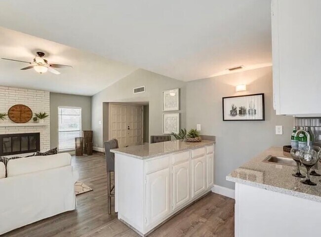 Building Photo - 6529 Chalk Ct