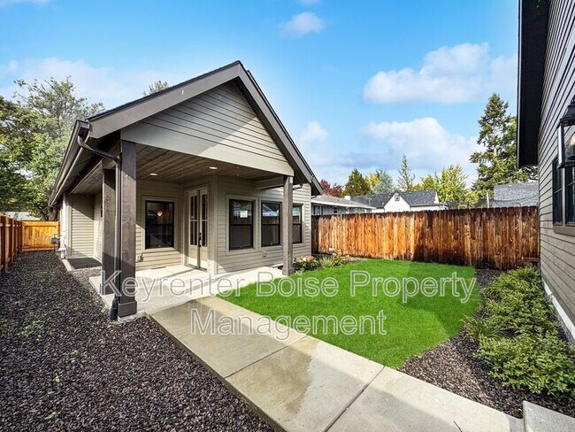 Building Photo - 2206 N 20th St
