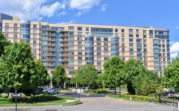 Building Photo - 8100 River Rd