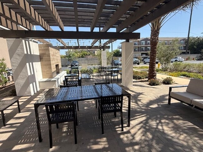 Building Photo - BEAUTIFUL BRAND NEW TOWNHOME IN STANTON FOR LEASE