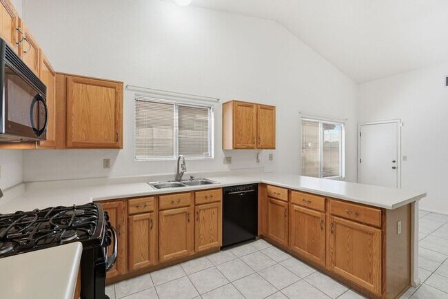 Building Photo - 8063 S New Abbey Dr