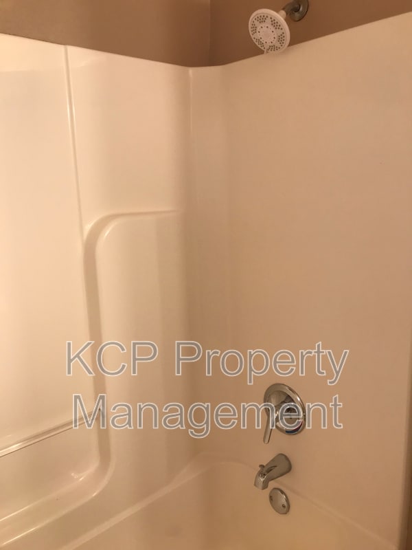 Building Photo - 811 N 48th St