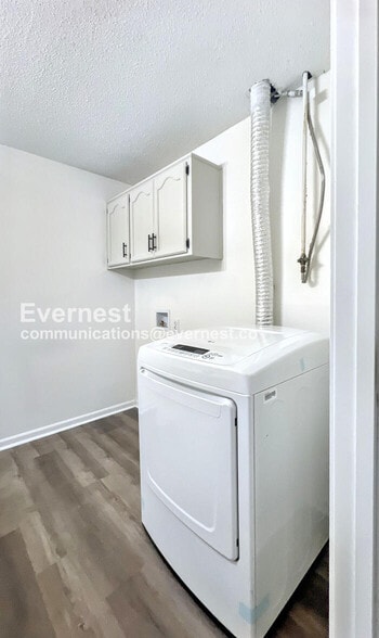 Building Photo - 325 Fawn Valley St