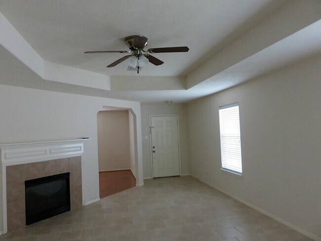 Building Photo - 1106 Desert Palms Ln