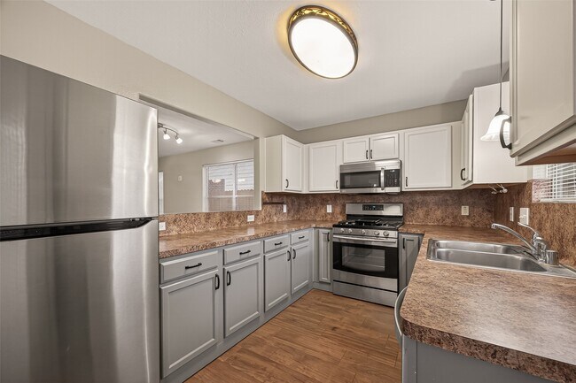 Building Photo - 10902 Clear Villa Ln