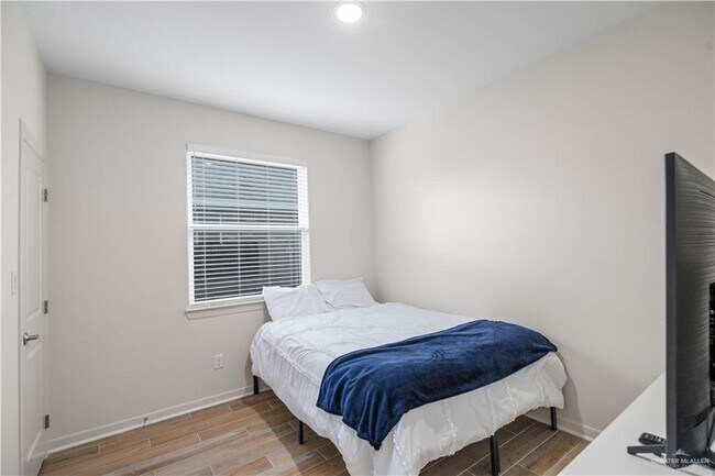 Building Photo - 14122 Wichita Falls Ln