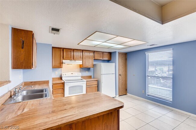 Building Photo - 3771 Shirebrook Dr