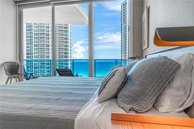 Building Photo - 17550 Collins Ave