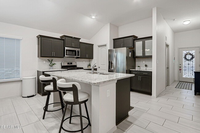 Building Photo - 7416 Tamarack Pl