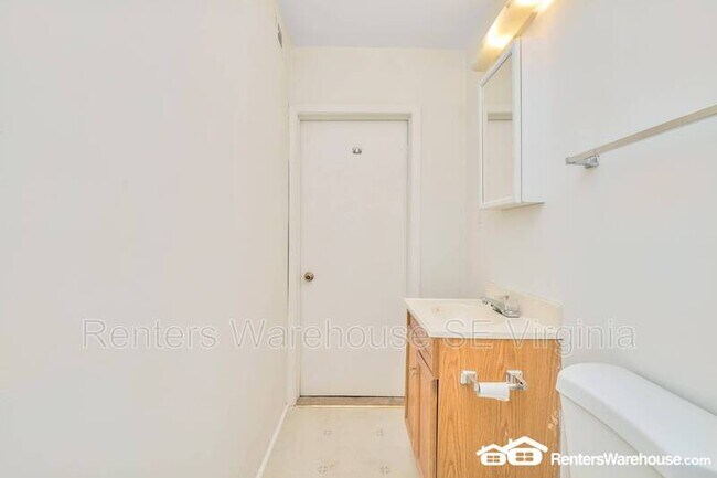 Building Photo - 112 W Seaview Ave