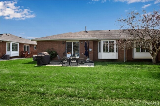 Building Photo - 6 St Charles Ct