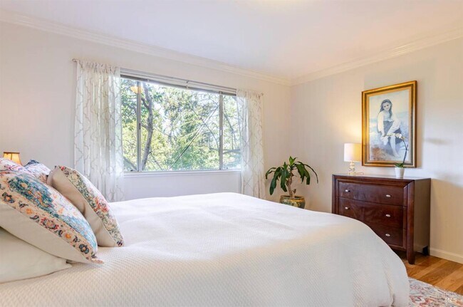 Primary Photo - 74 Briar Rd