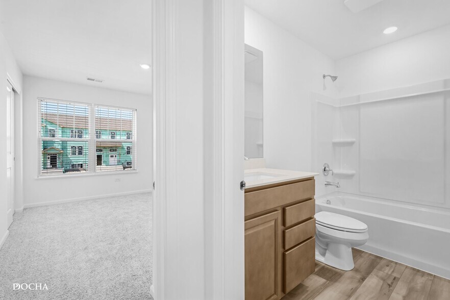 Building Photo - 25639 W Yorkshire Dr