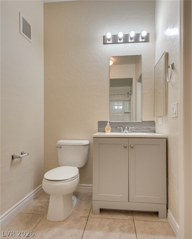 Building Photo - 6868 Sky Pointe Dr