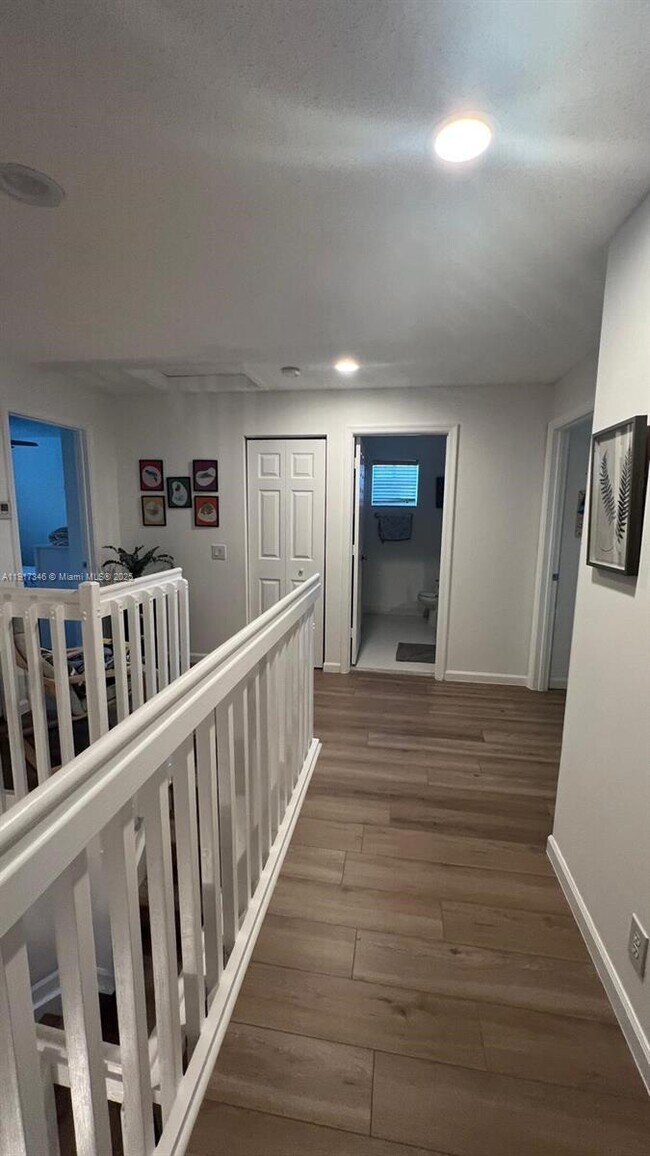 Building Photo - 1546 Sandpiper Cir