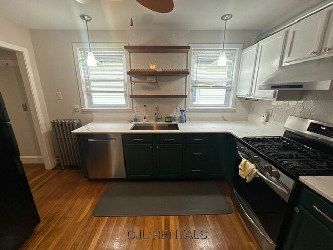 Building Photo - 145 Albion St