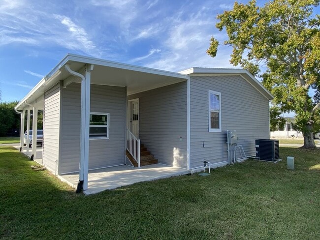 Building Photo - 7300 20th St