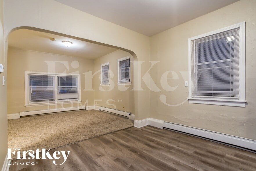 Building Photo - 709 Porter St