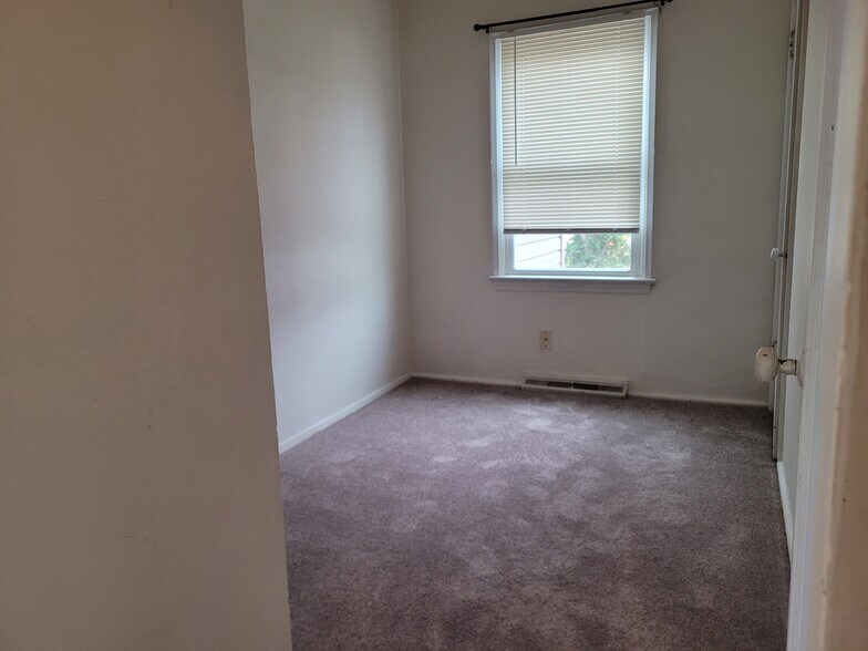 Building Photo - 11244 Saint Clement Ln