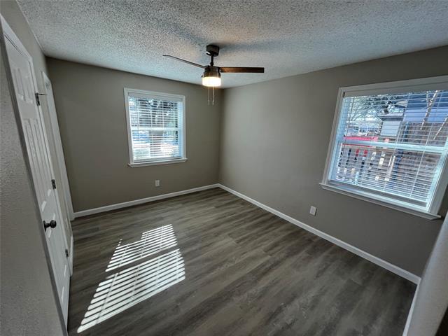 Building Photo - 3009 Clover Dr