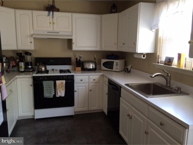 Building Photo - 343 Glenn Rose Cir