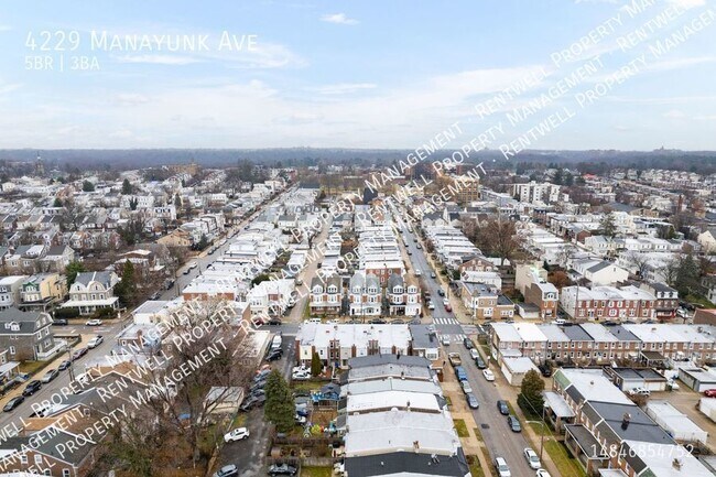 Building Photo - 5BR 2.5 BA_ 2,000 Sq Ft. Townhome in Manay...