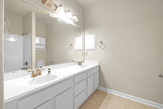 Building Photo - 9635 Empress Crossing Dr
