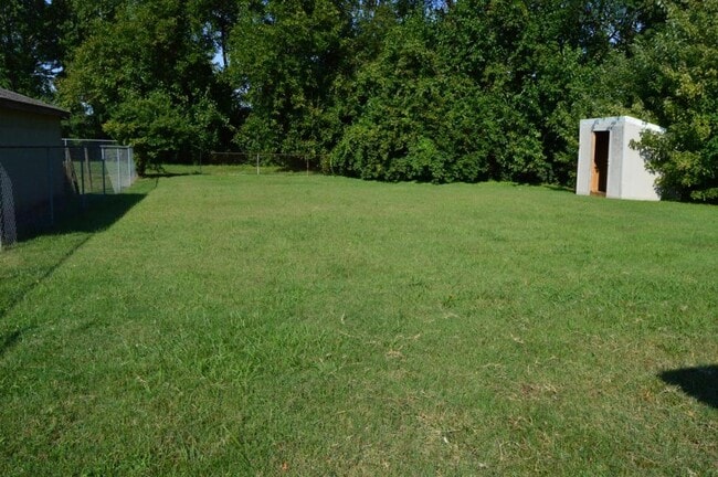 Building Photo - 3113 Rockaway Dr