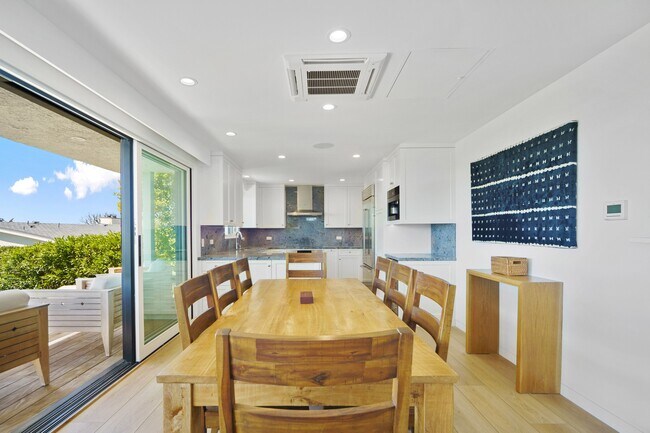 Building Photo - 6817 Seawatch Ln