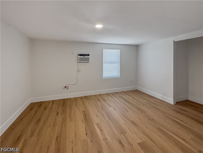 Building Photo - 204 2nd St