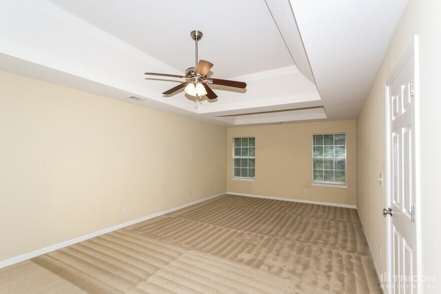 Building Photo - 6600 Pamplona Pl