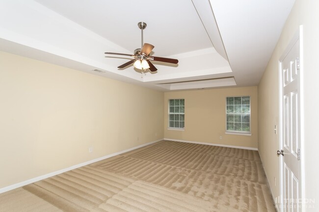 Building Photo - 6600 Pamplona Pl