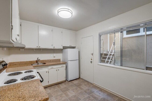 Building Photo - 1930 Franklin St