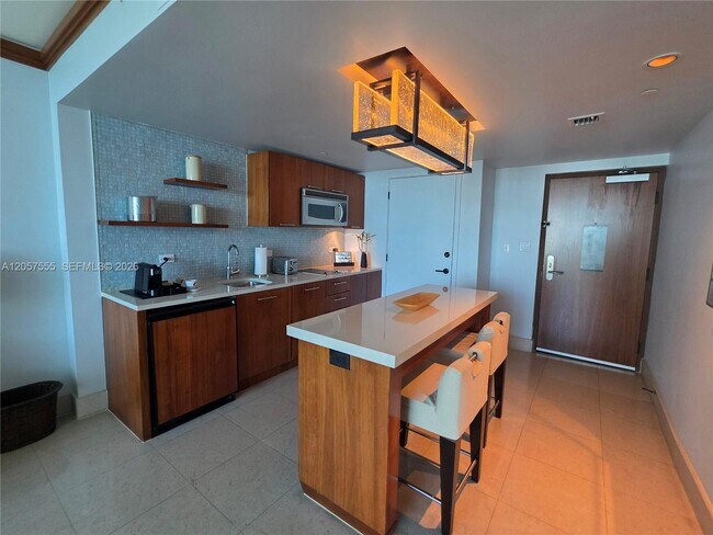 Building Photo - 6801 Collins Ave