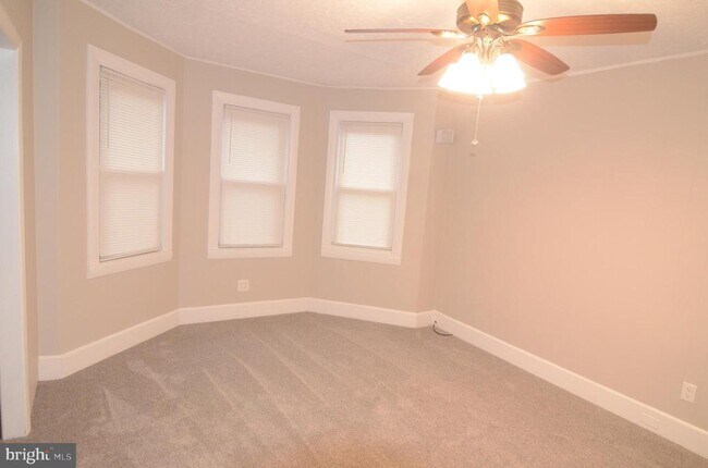 Building Photo - 219 9th Ave