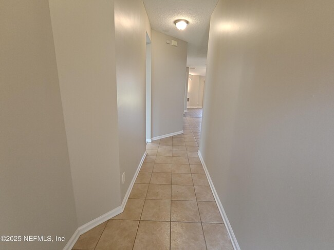 Building Photo - 1250 Bedrock Dr