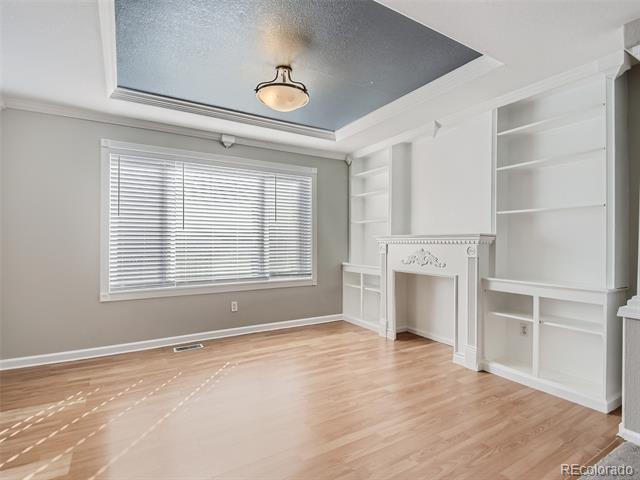 Building Photo - 16234 Creekview Dr