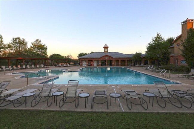 Building Photo - 4202 Fairmeadow Dr