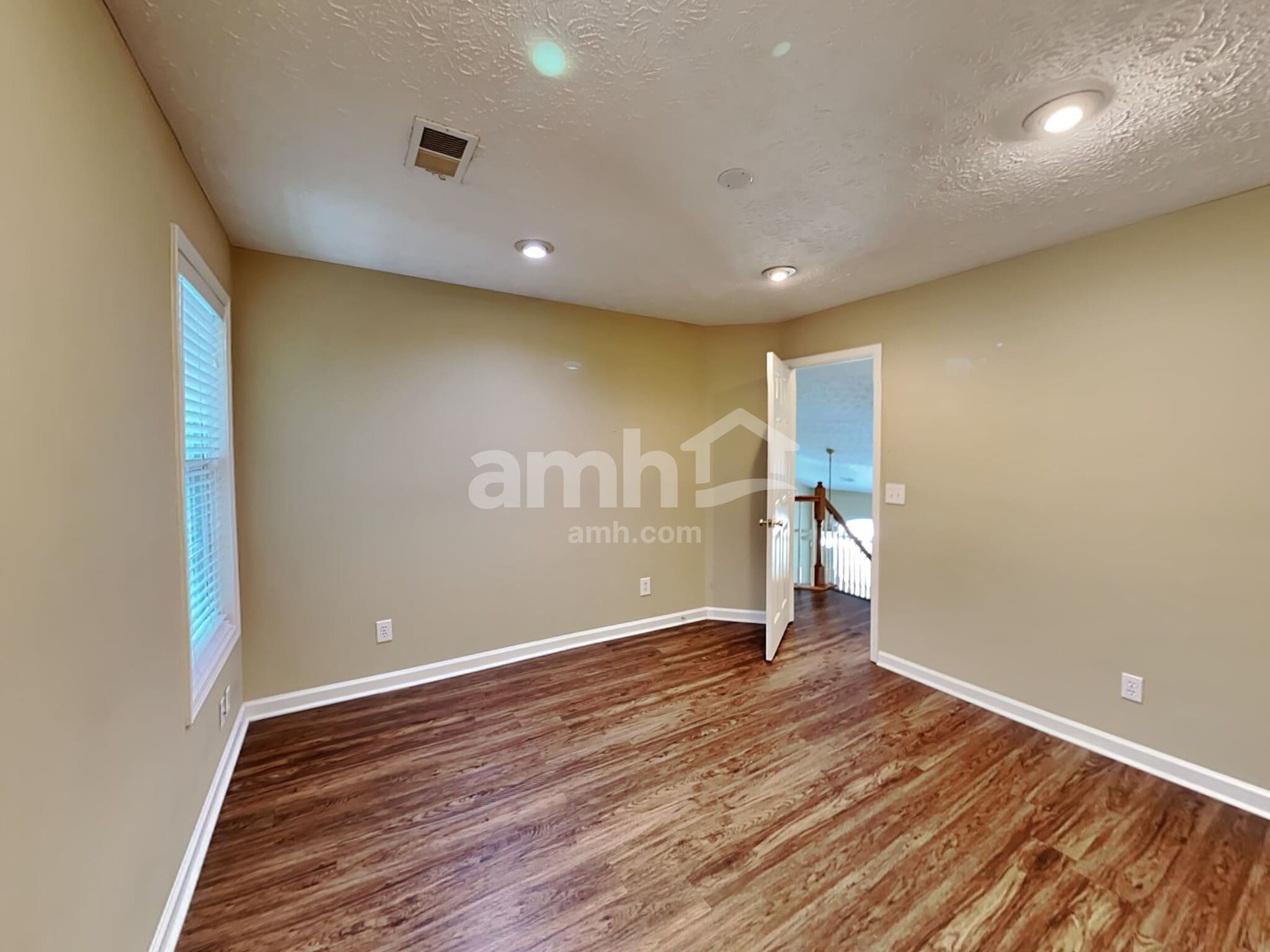Building Photo - 133 Weatherstone Dr