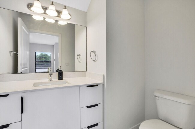 Building Photo - 352 Bella Sol Way