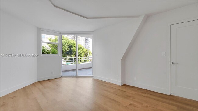 Building Photo - 555 NE 34th St