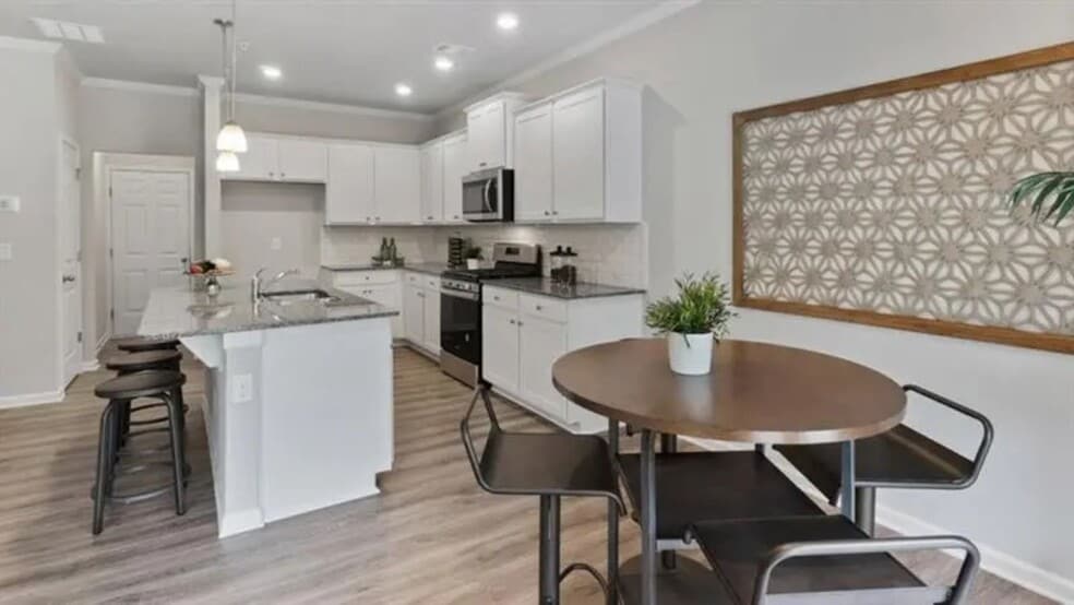 Building Photo - 72 Hughes Pl Dr