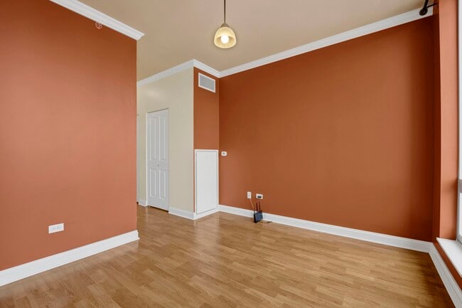 Building Photo - 1400 S Michigan Ave