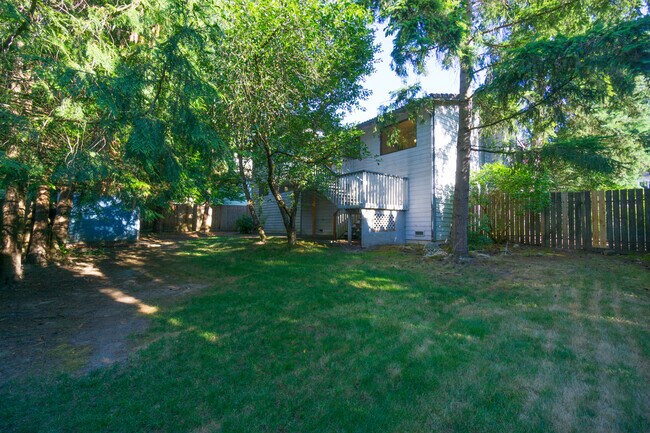 Building Photo - 16708 SE 40th Pl